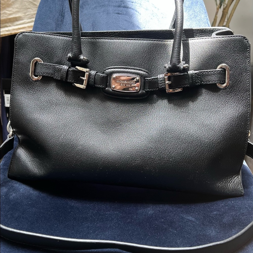 MICHAEL KORS BLACK LEATHER BAG !